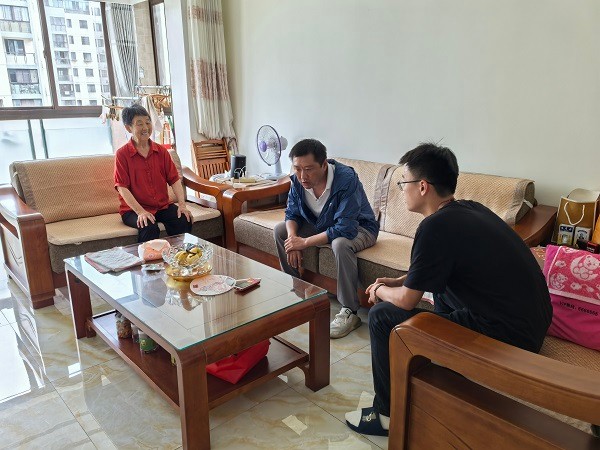 潘楷成家訪(fǎng).jpg