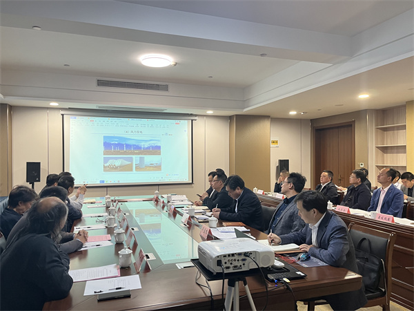 4月29日，集團對接并邀請中國國促會(huì )農安委來(lái)歙投資考察并開(kāi)展座談，縣領(lǐng)導汪凱、吳志平、王坤、畢孟飛及相關(guān)縣直單位參加座談，會(huì )上就合作項目有關(guān)情況進(jìn)行交流。.jpg